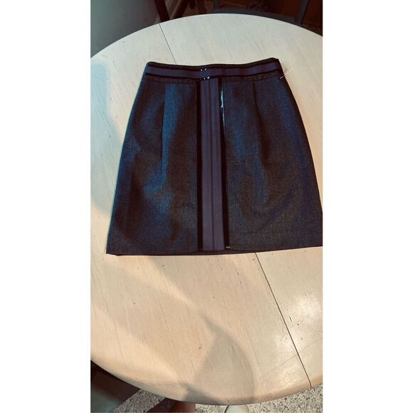 Tory Burch Dresses & Skirts - TORY BURCH GRAY SKIRT BLACK PATENT LEATHER TRIM SIZE 8